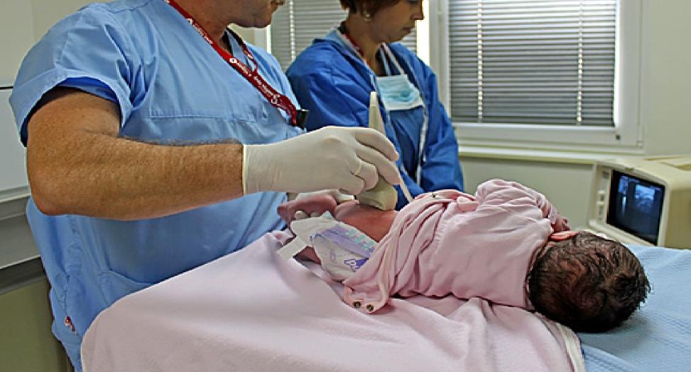 УЗИ тазобедренных суставов ребенку в медицинском центре 