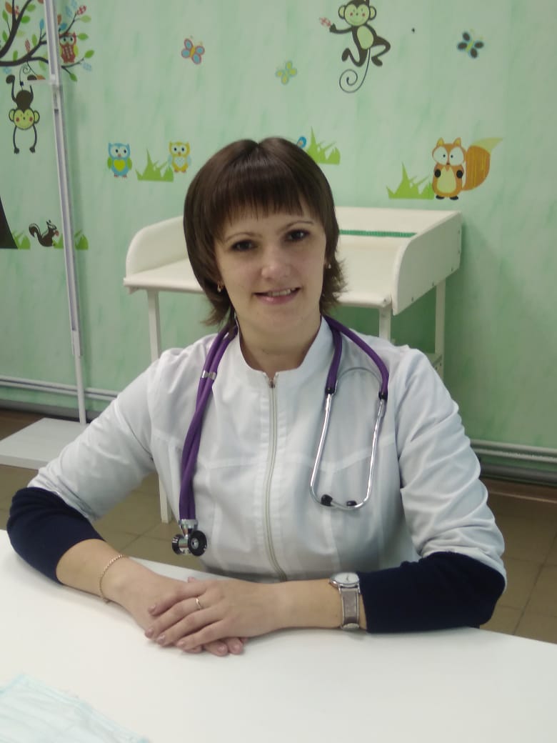 Педиатр Капустина Анастасия Сергеевна в детском медицинском центре 